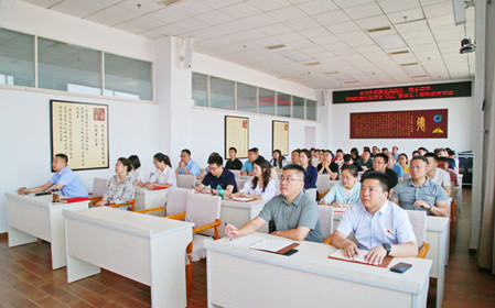 標(biāo)題：中國農(nóng)機院黨委委員、副總經(jīng)理，呼和浩特分院黨委書記、董事長王振華講授黨課
瀏覽次數(shù)：1384
發(fā)表時間：2024-06-26