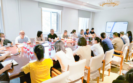 標(biāo)題：研究中心召開研發(fā)工作推進會暨落實“十四五”規(guī)劃研討交流會
瀏覽次數(shù)：1402
發(fā)表時間：2024-07-23